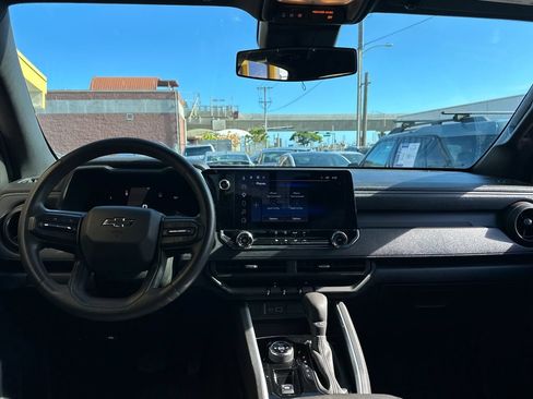 Used 2023 Chevrolet Colorado Trail Boss w/ Technology Package AWD/4WD image 14
