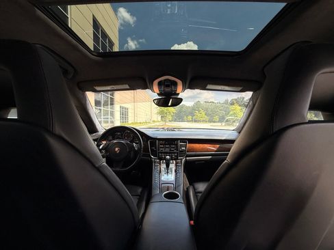 Used 2014 Porsche Panamera AWD/4WD image 31