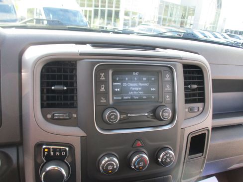 Used 2019 RAM 1500 Express w/ Express Value Package AWD/4WD image 15