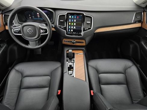 Used 2025 Volvo XC90 B6 Ultra AWD/4WD image 18
