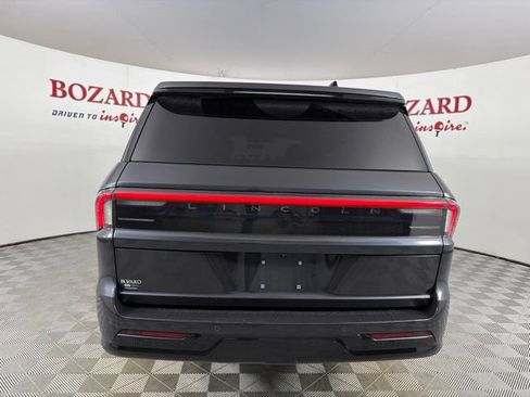 Certified 2025 Lincoln Navigator L Reserve w/ Jet Appearance Package AWD/4WD image 7