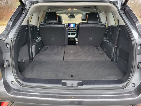 Used 2023 Toyota Highlander XLE image 49