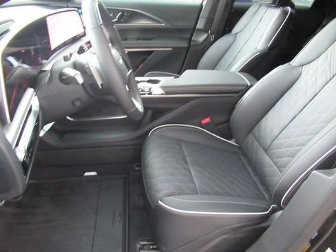 New 2026 Cadillac Lyriq V image 16