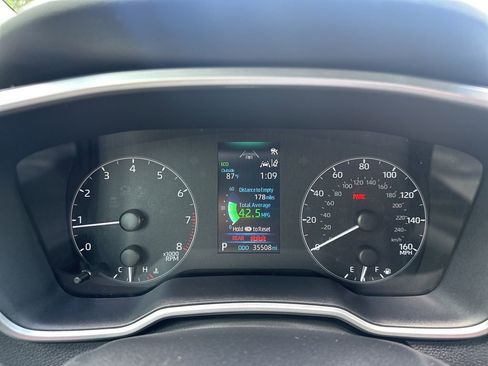 Certified 2025 Toyota Corolla SE FWD image 13