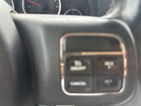 Used 2012 Jeep Wrangler Sahara AWD/4WD image 8