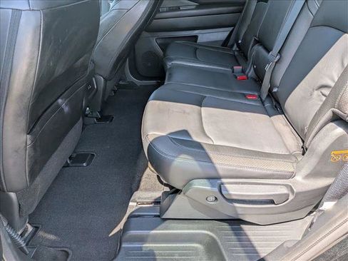 Used 2024 Nissan Pathfinder SL image 19