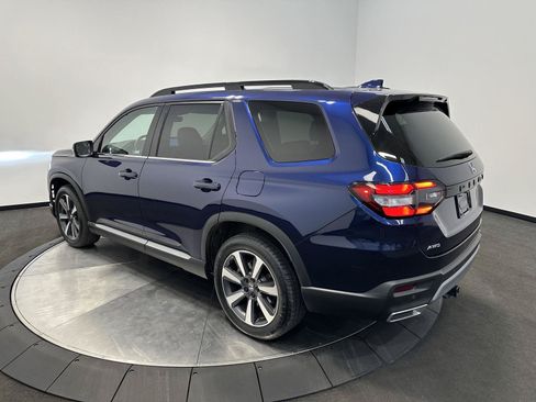 Certified 2024 Honda Pilot Touring image 5