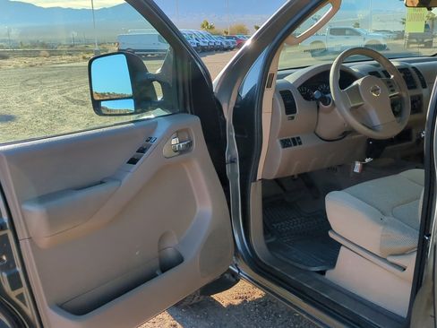 Used 2008 Nissan Frontier SE w/ SE Value Truck Pkg image 11