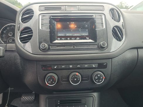 Used 2016 Volkswagen Tiguan S FWD image 8