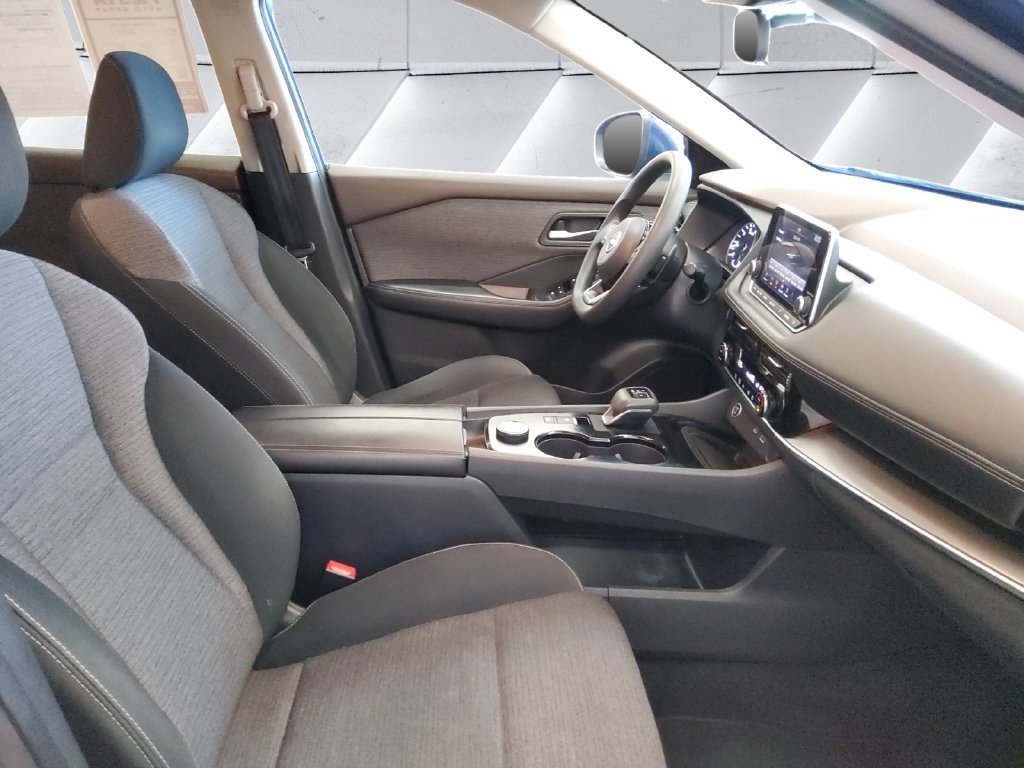 Used 2022 Nissan Rogue SV AWD/4WD image 12