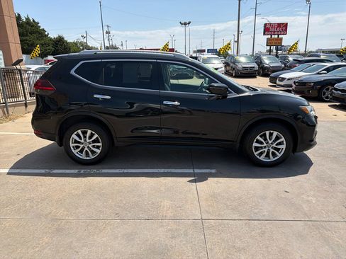 Used 2018 Nissan Rogue SV AWD/4WD image 4