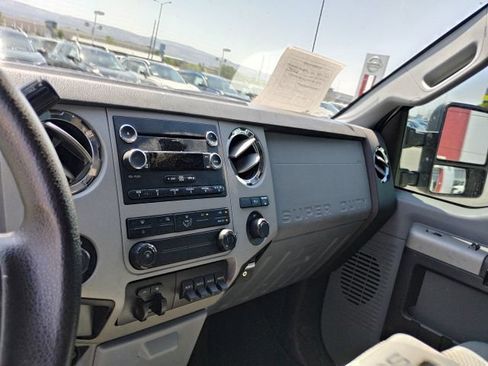 Used 2013 Ford F250 XLT w/ XLT Interior Pkg RWD image 16