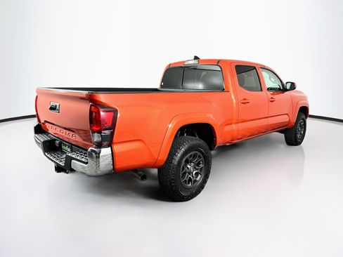 Used 2018 Toyota Tacoma SR5 RWD image 9