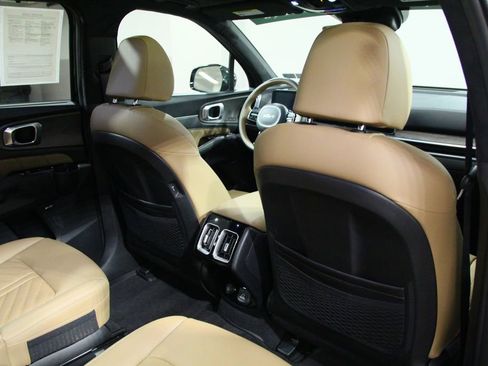 Used 2025 Kia Sorento SX Prestige w/ Olive Brown Leather Package AWD/4WD image 23