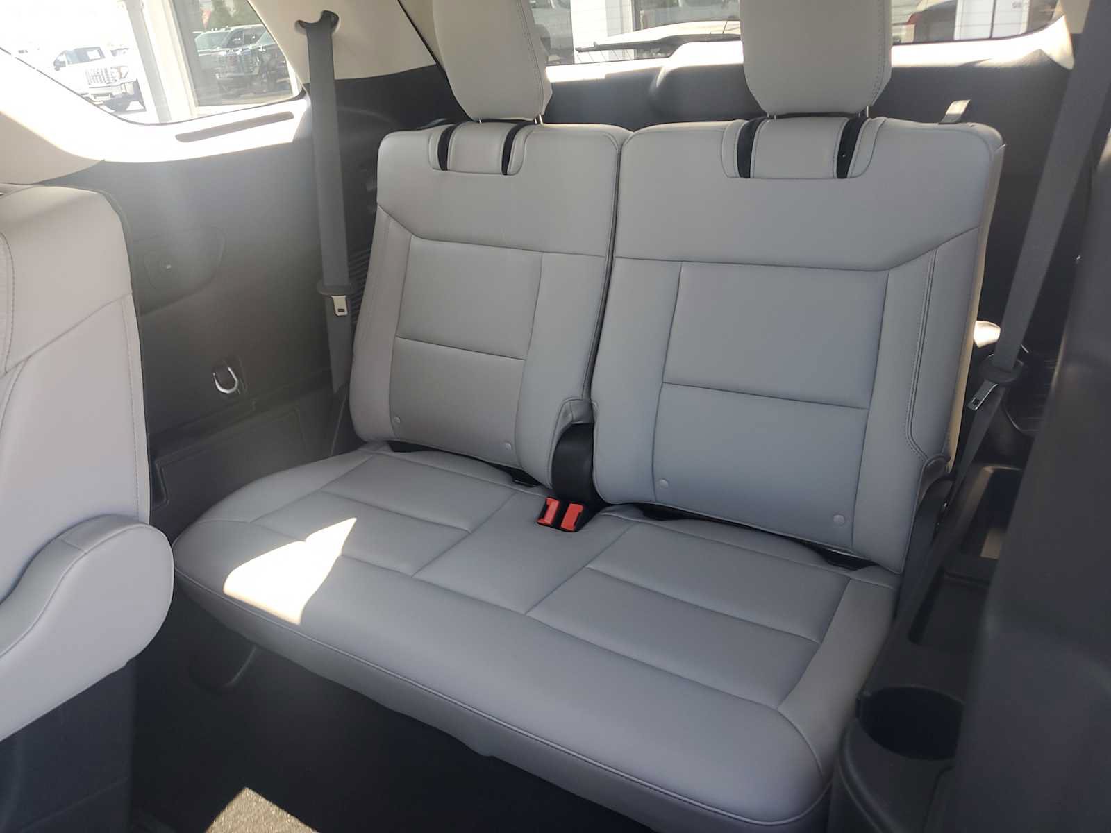 Used 2025 Ford Explorer Active w/ Active Comfort Package RWD image 22