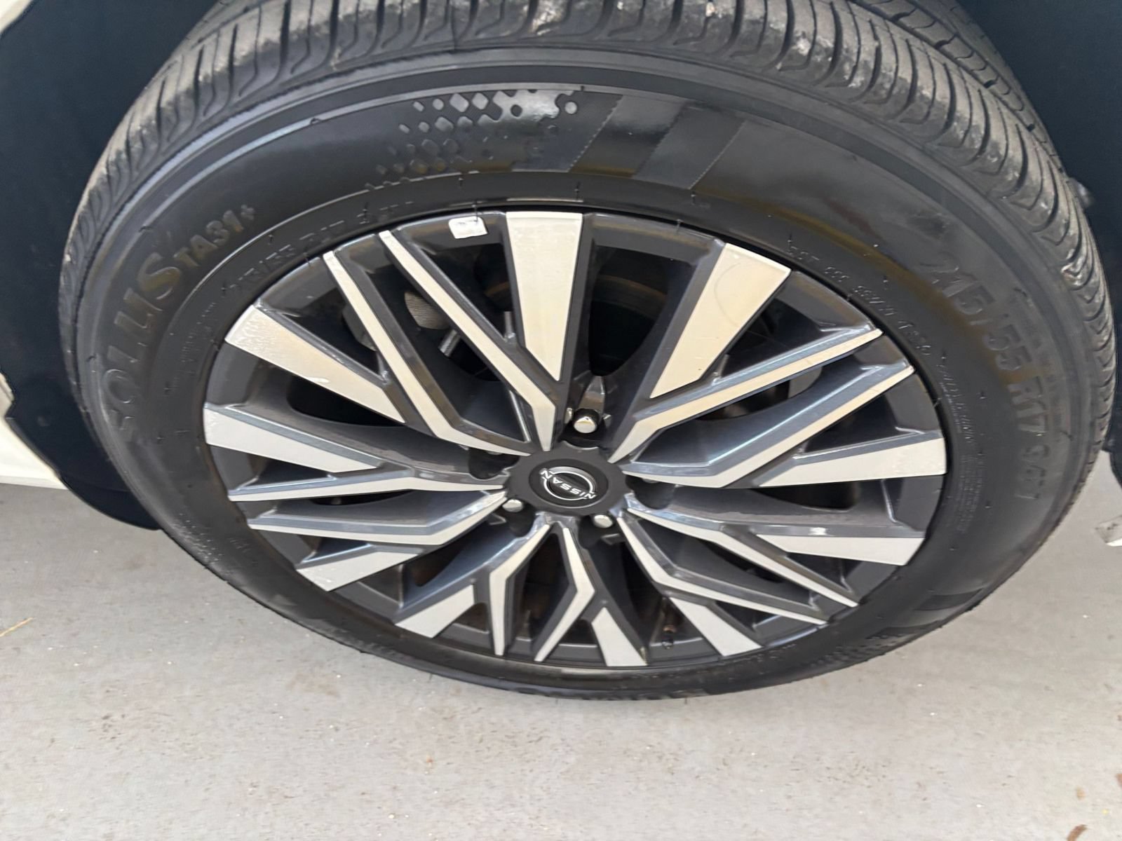 Used 2025 Nissan Altima 2.5 SV FWD image 29