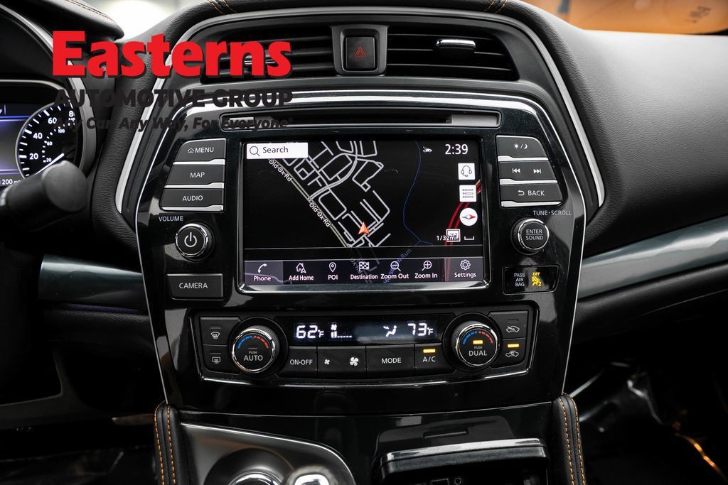 Used 2023 Nissan Maxima SR w/ Sport Mat Group FWD image 12