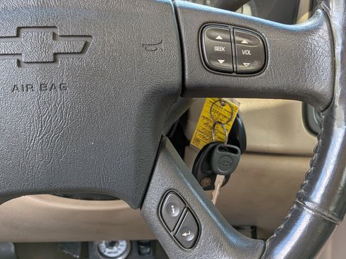 Used 2006 Chevrolet Silverado 3500 LT w/ Onstar Plus Package AWD/4WD image 24