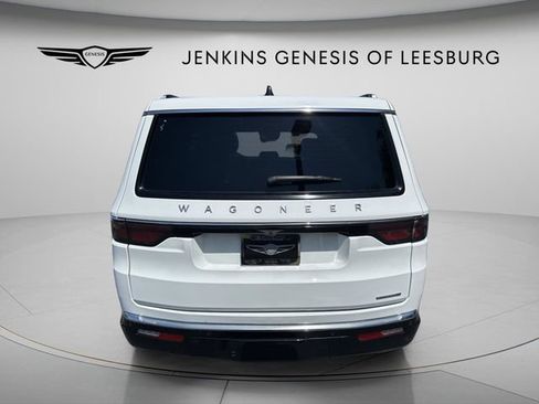 Used 2024 Jeep Wagoneer Series II w/ Flexible Seating Group RWD image 8
