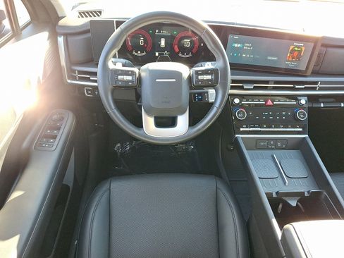 Used 2025 Hyundai Santa Fe SEL image 12