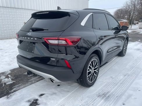 Used 2023 Ford Escape SE w/ Class II Trailer Tow Package image 14