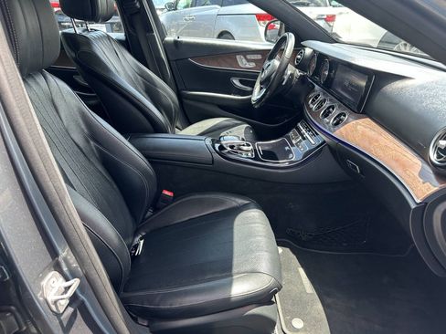 Used 2017 Mercedes-Benz E 300 4MATIC image 17