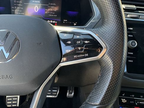 Used 2023 Volkswagen Tiguan SE R-Line image 19