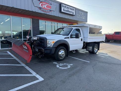 Used 2014 Ford F550 4x4 Regular Cab Super Duty image 2