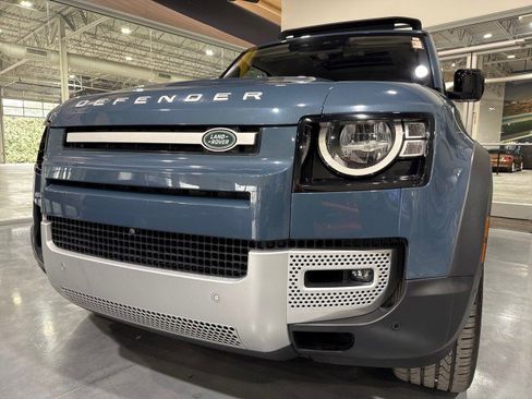 Used 2020 Land Rover Defender 110 S image 28