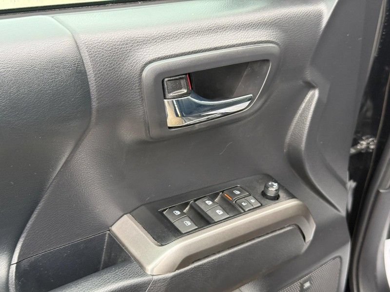 Used 2023 Toyota Tacoma Limited AWD/4WD image 18