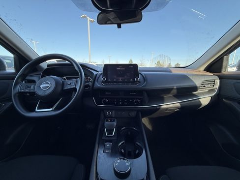 Used 2023 Nissan Rogue S image 29