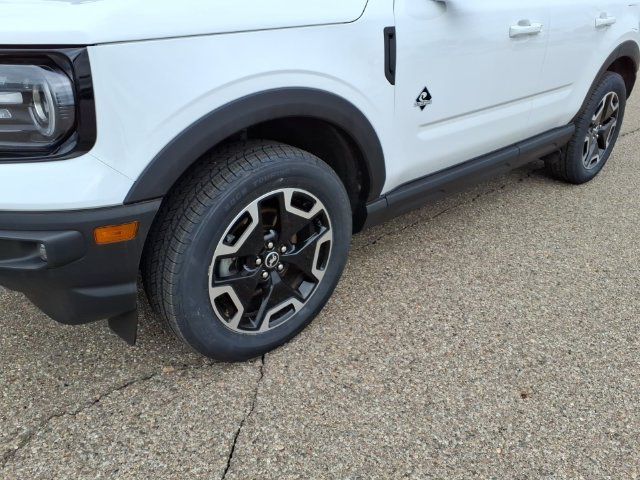 Certified 2023 Ford Bronco Sport Outer Banks w/ Tech Package AWD/4WD image 4