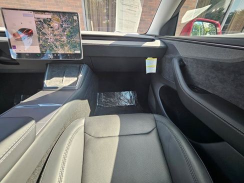 Used 2026 Tesla Model Y Long Range RWD image 59