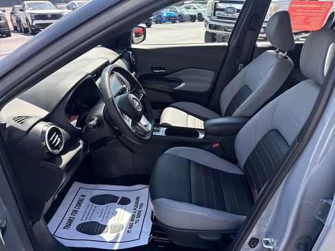 Used 2023 Nissan Kicks SR w/ SR Premium Package FWD image 10