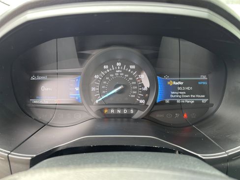 Used 2024 Ford Edge Titanium image 27