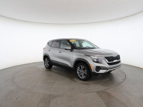 Used 2021 Kia Seltos LX image 27