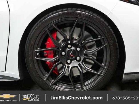 Used 2023 Chevrolet Corvette Z06 w/ Stealth Interior Trim Package RWD image 5