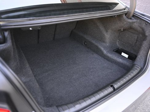 Used 2018 BMW 530i RWD image 14