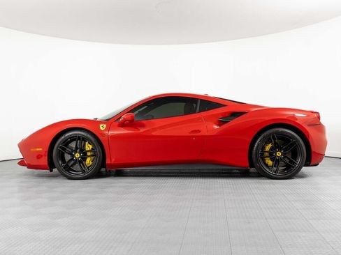 Used 2017 Ferrari 488 GTB RWD image 3
