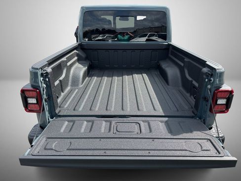 New 2025 Jeep Gladiator Rubicon image 8