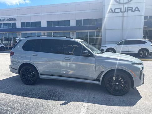 Used 2025 BMW X7 M60i AWD/4WD image 5