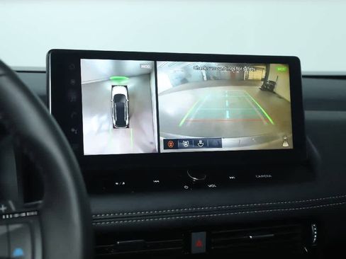 Used 2025 Nissan Rogue SL w/ SL Premium Package image 31