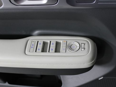 Certified 2025 Hyundai Santa Fe Calligraphy FWD image 25