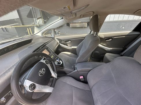 Used 2011 Toyota Prius Five image 23