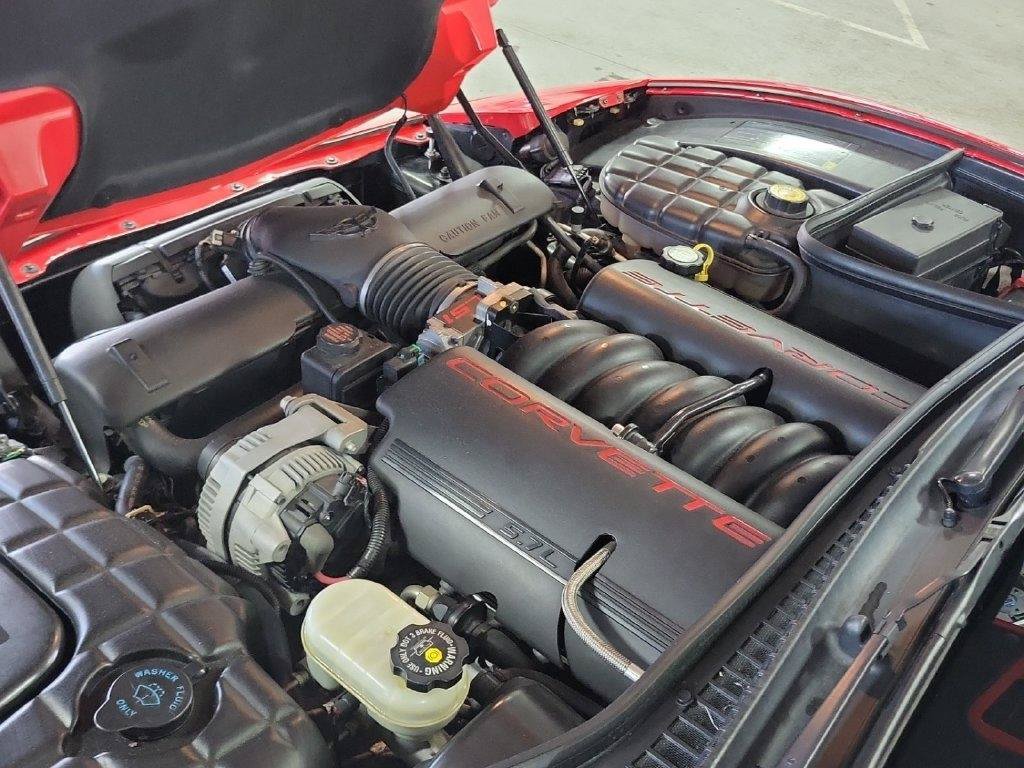 Used 2001 Chevrolet Corvette Coupe w/ Preferred Equipment Group2 RWD image 8