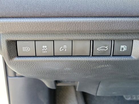 Used 2025 Toyota Camry LE image 32