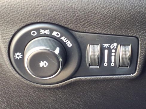 Used 2022 Jeep Compass Latitude image 18