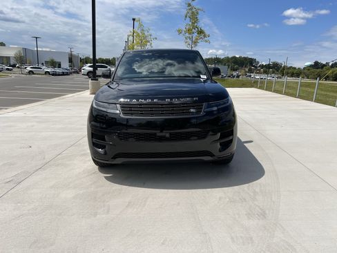 Used 2026 Land Rover Range Rover Sport SE AWD/4WD image 3