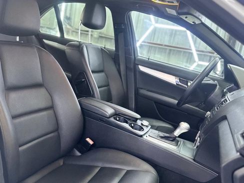 Used 2009 Mercedes-Benz C 300 Sedan image 36