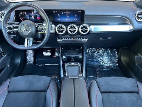 Used 2025 Mercedes-Benz GLB 250 image 3